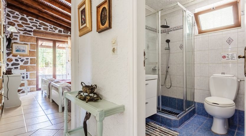 Photo of Lavender & Red Roses