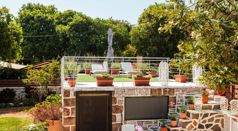 Photo of Lavender & Red Roses