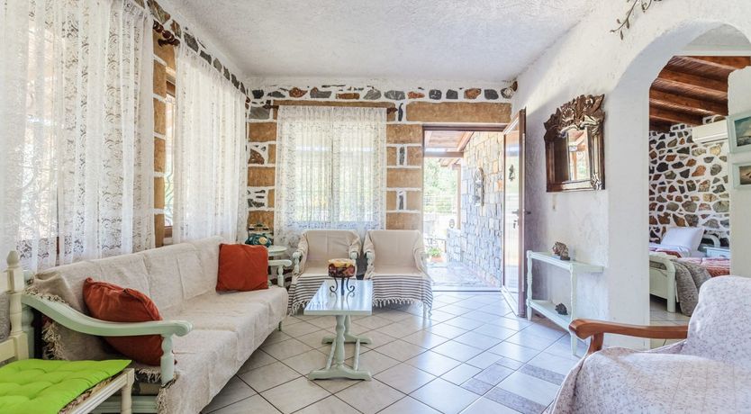 Photo of Lavender & Red Roses