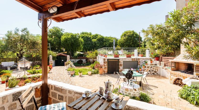 Photo of Lavender & Red Roses