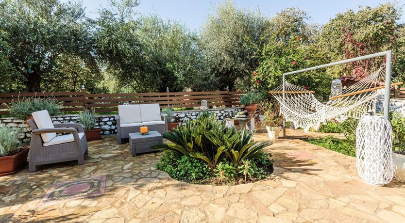 Photo of Lavender & Red Roses