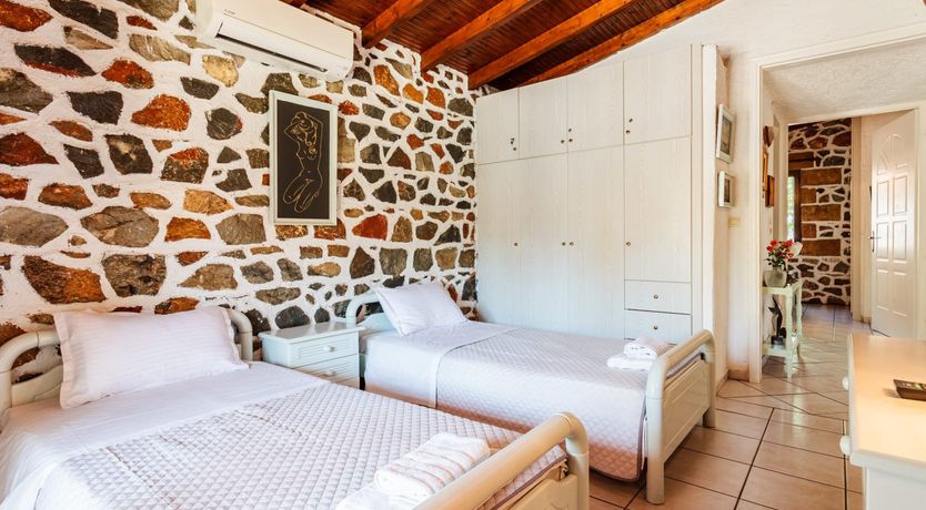 Photo of Lavender & Red Roses