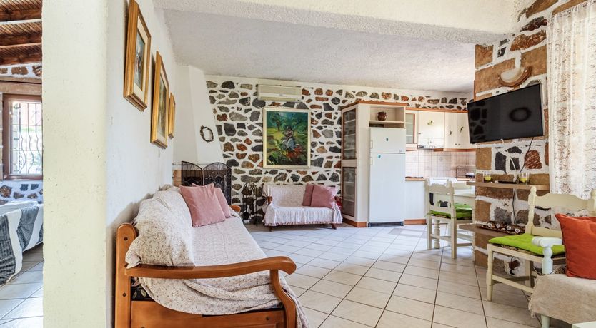 Photo of Lavender & Red Roses