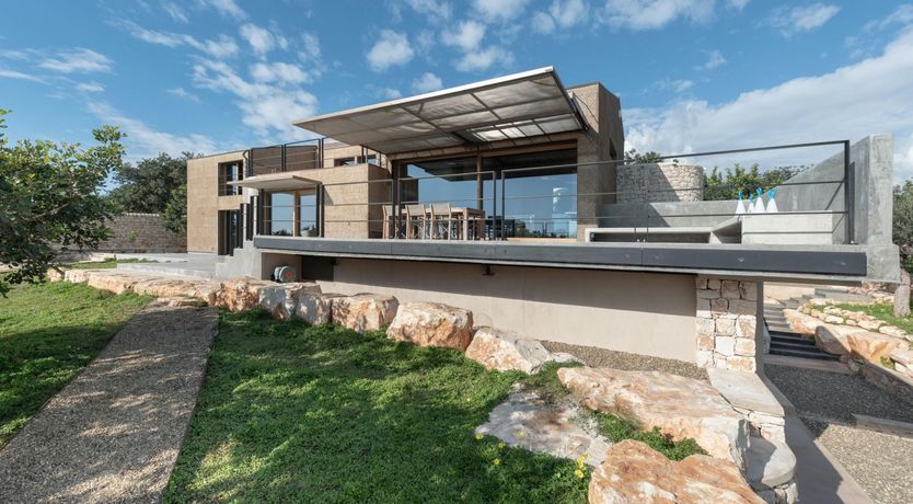 Photo of No Distractions