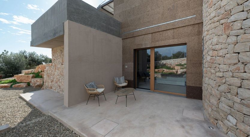 Photo of No Distractions