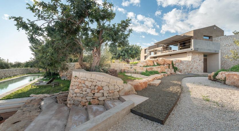 Photo of No Distractions