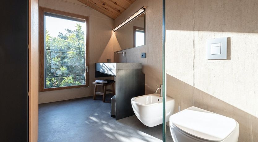 Photo of No Distractions