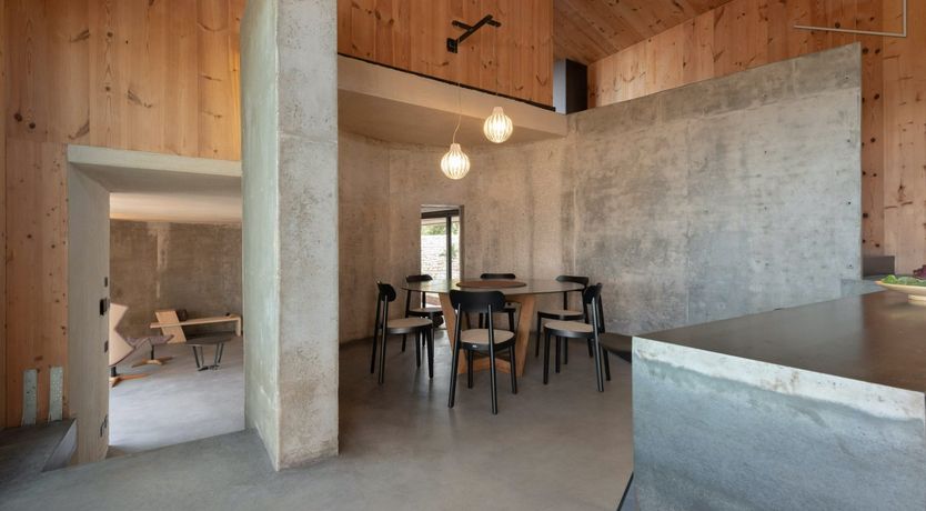 Photo of No Distractions