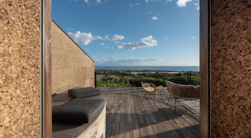 Photo of No Distractions