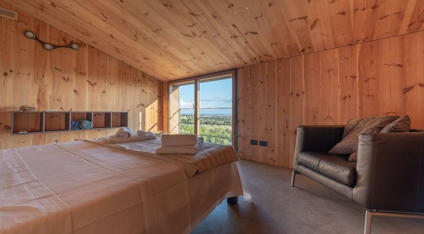 Photo of No Distractions