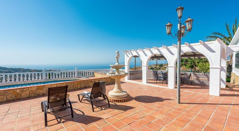 Photo of At Home on the Horizon