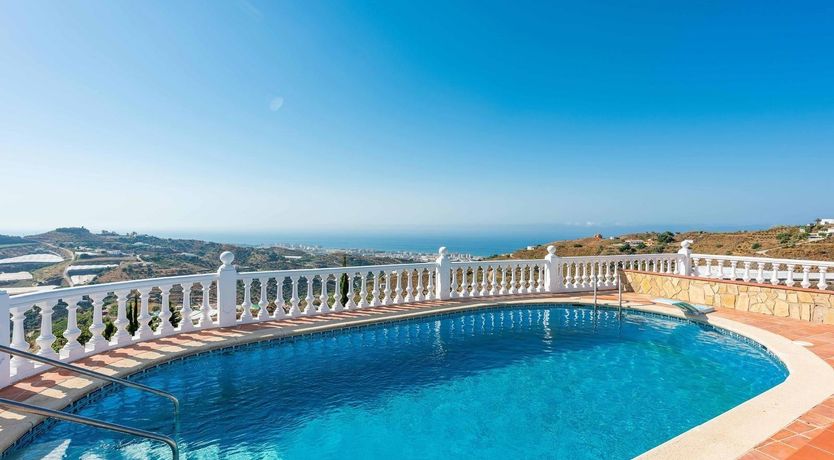 Photo of At Home on the Horizon