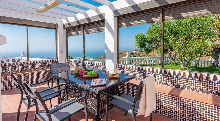 Photo of At Home on the Horizon