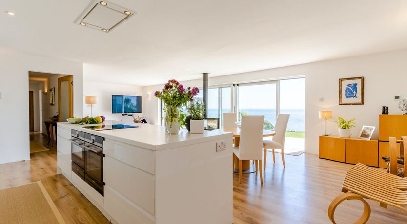 Photo of I Wake Up With the Ocean