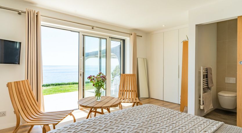 Photo of I Wake Up With the Ocean