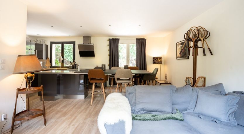 Photo of The Deer Lodge