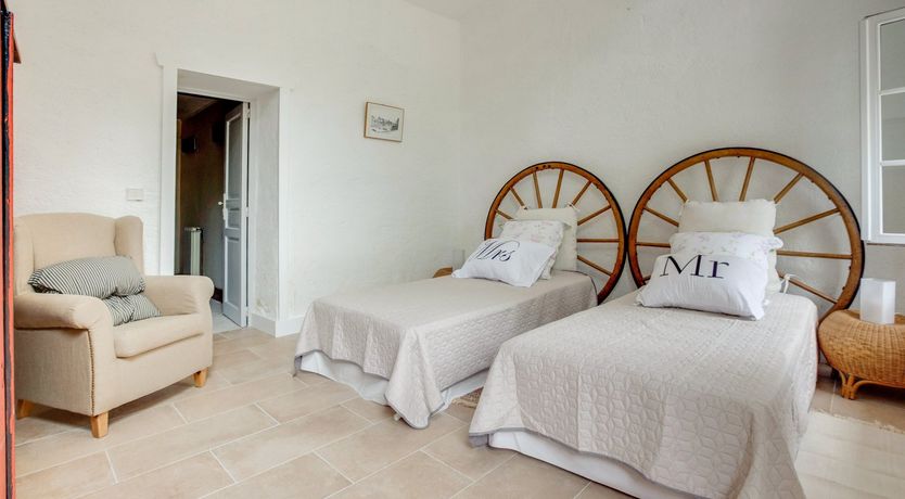 Photo of Rustic on Green