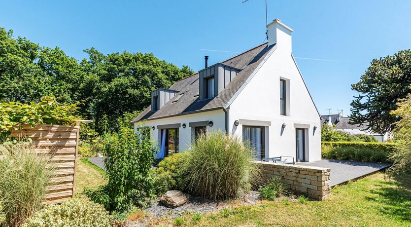 Photo of Weigela Refuge