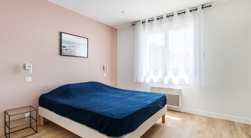 Photo of Weigela Refuge