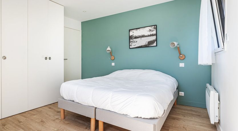 Photo of Weigela Refuge