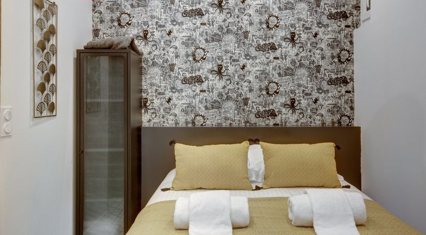 Photo of Paper, Prints & Pops of Colour