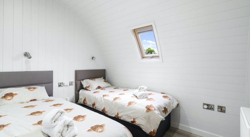 Photo of The Lakeside Glam-pod