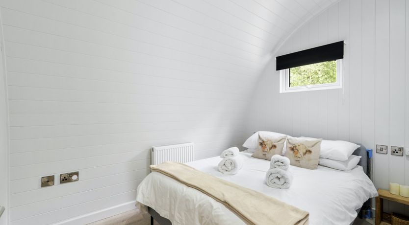 Photo of The Lakeside Glam-pod