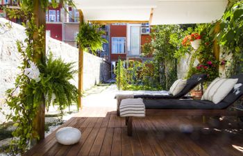 A Garden Plot in Porto Apartment