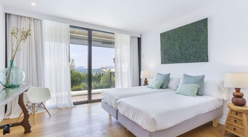 Photo of The Modern Compass