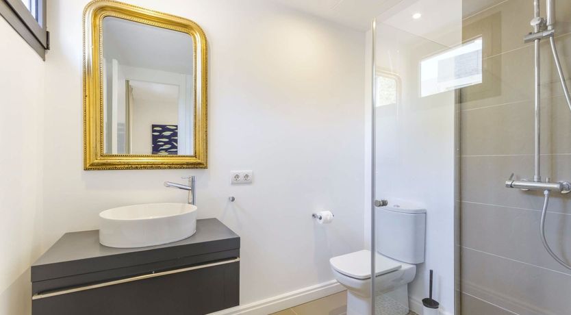 Photo of The Modern Compass