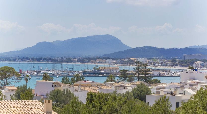 Photo of The Modern Compass