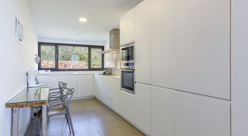 Photo of The Modern Compass