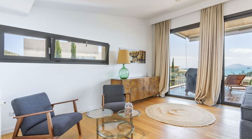 Photo of The Modern Compass