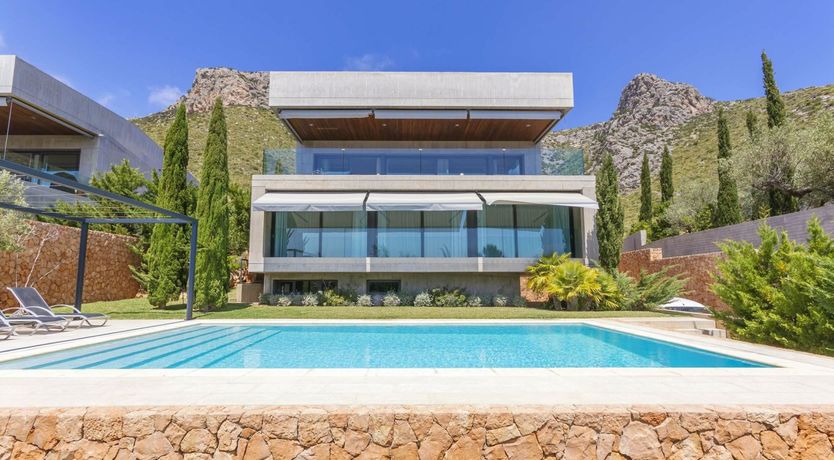 Photo of The Modern Compass