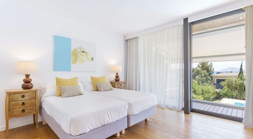 Photo of The Modern Compass