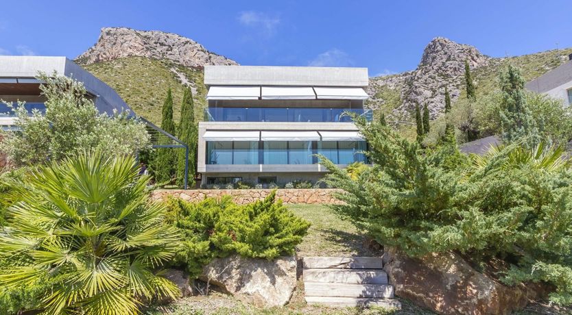 Photo of The Modern Compass