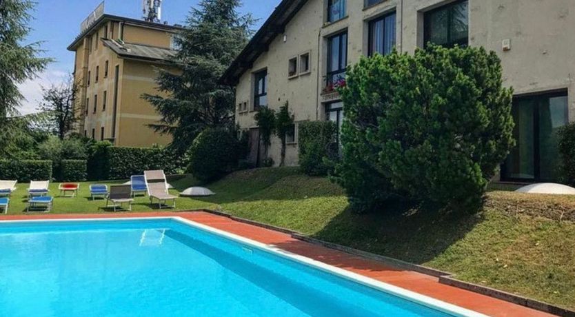 Photo of Sparkling Crystals