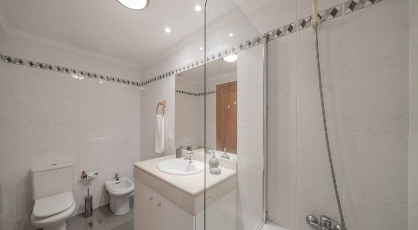 Photo of Throwing Shapes