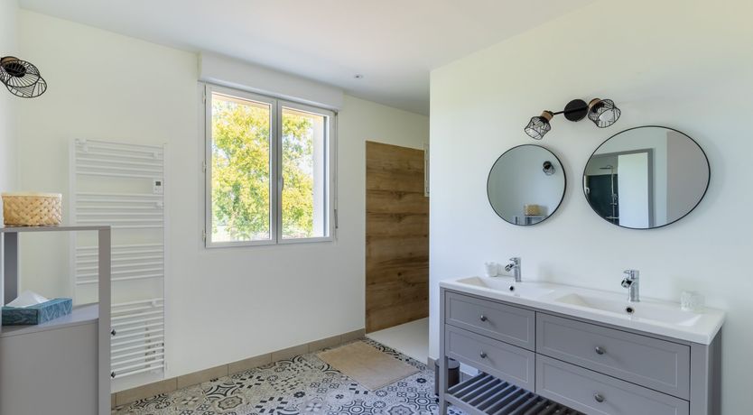 Photo of Flora & Forest