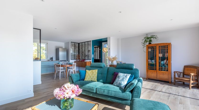 Photo of Flora & Forest