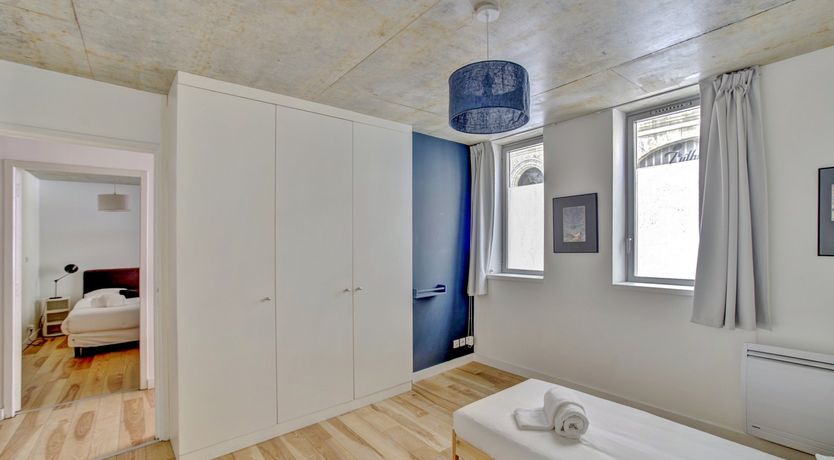 Photo of Red, Red Bordeaux Wine