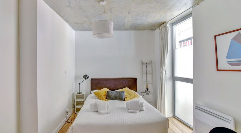 Photo of Red, Red Bordeaux Wine