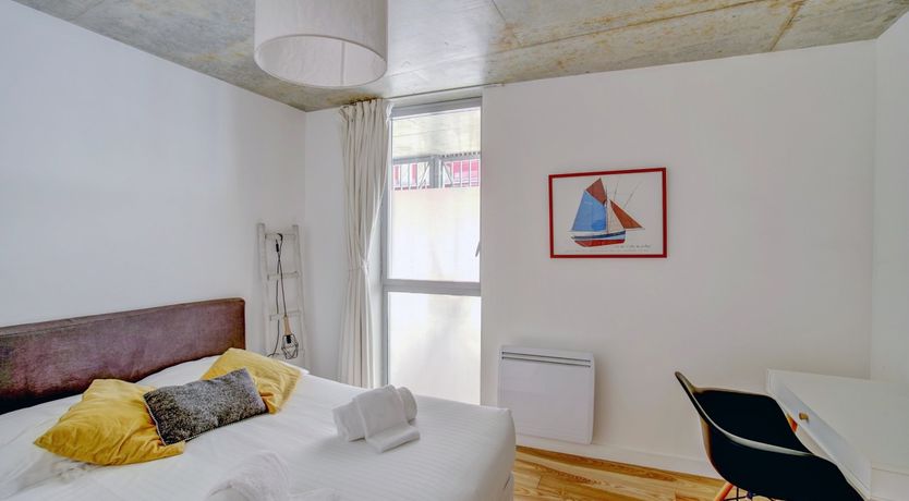 Photo of Red, Red Bordeaux Wine