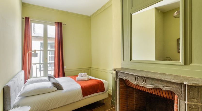 Photo of Chartreuse & Brick