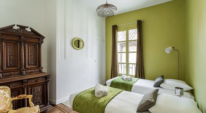 Photo of Chartreuse & Brick