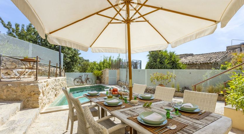 Photo of Terracotta & Cream