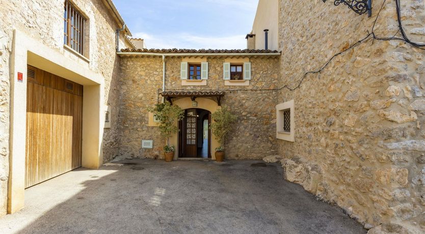 Photo of Terracotta & Cream