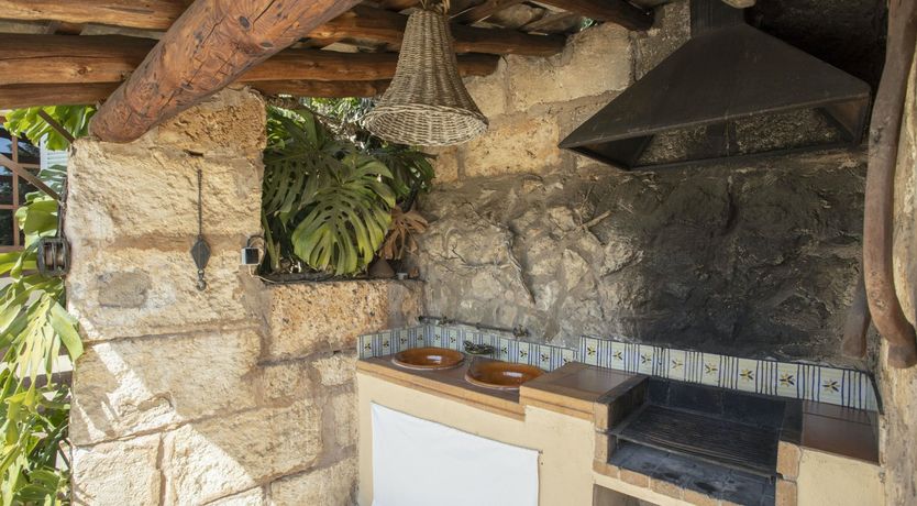 Photo of Terracotta & Cream