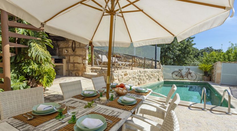 Photo of Terracotta & Cream