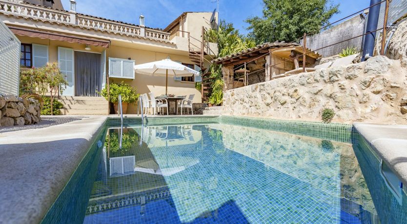 Photo of Terracotta & Cream